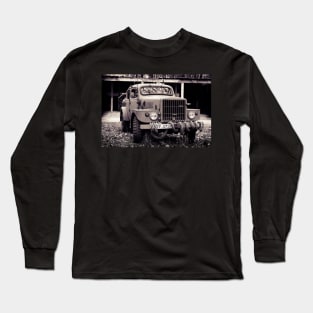 classic car, military car Long Sleeve T-Shirt